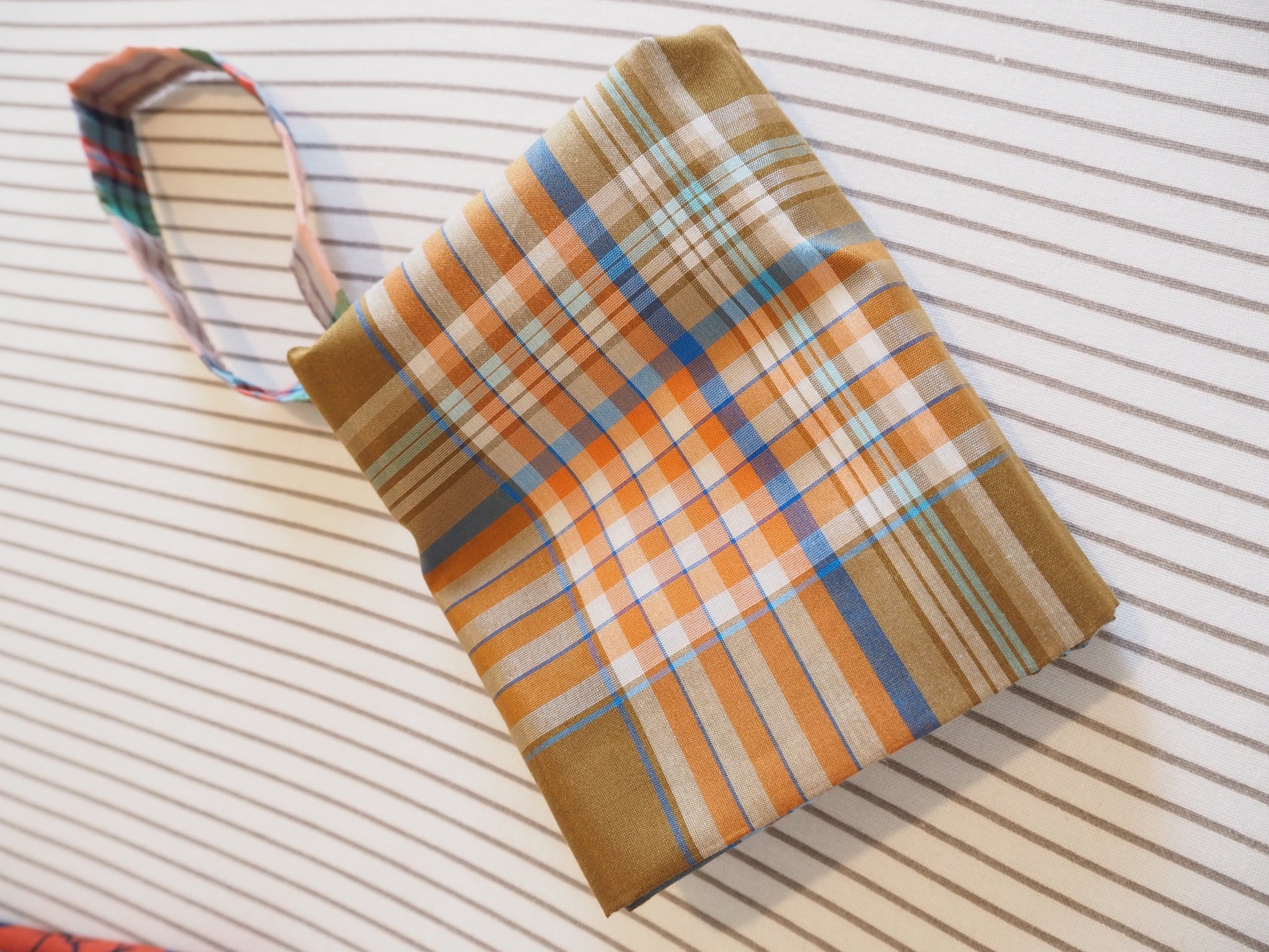 Widdess tote- Tan check